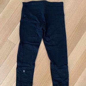 Lululemon cropped leggings, size 4